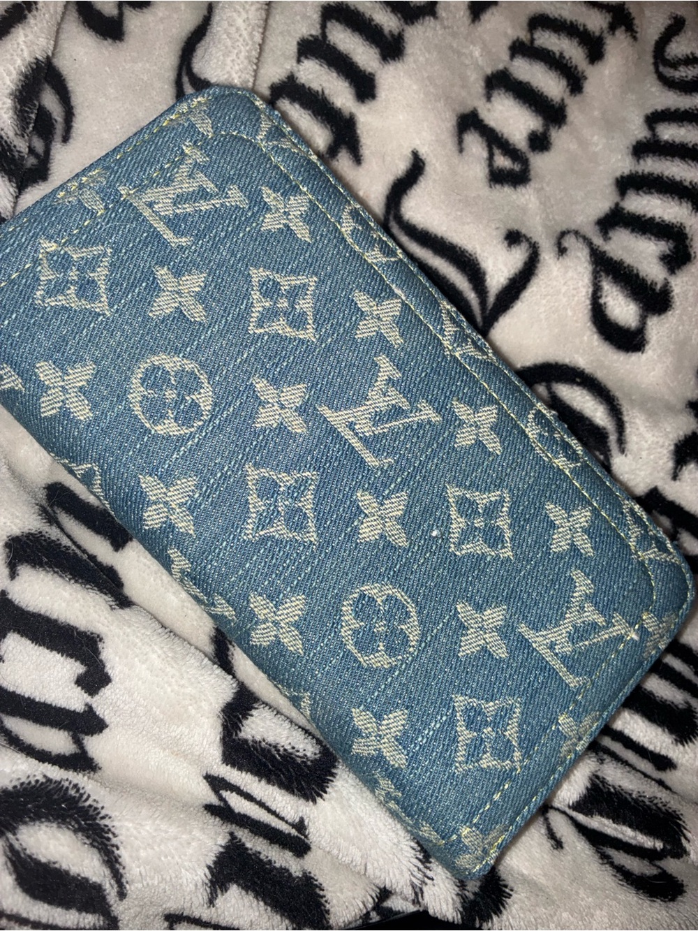Blue Denim Monogram Zip Wallet with Gold-Tone Pull LV - Picture 5 of 8